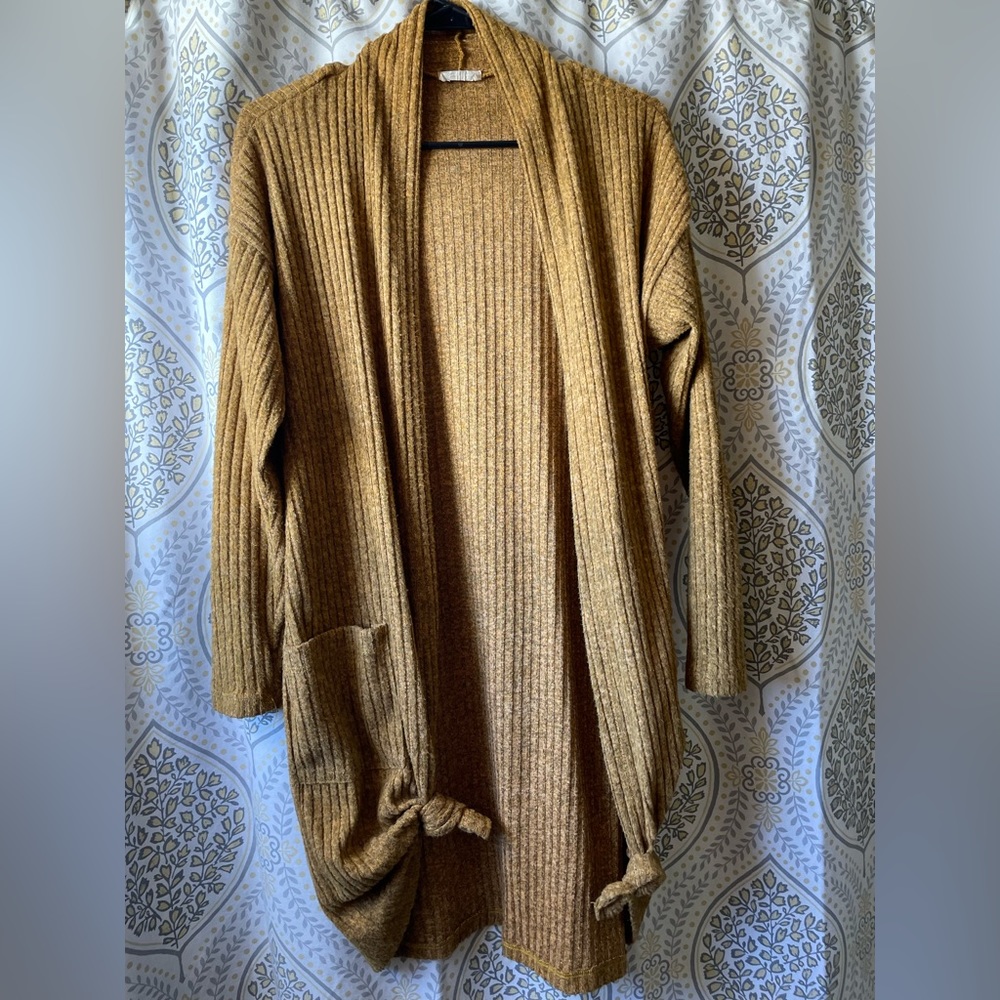 🌼4 for $20🌼 EUC Women’s long Cardigan, size 2-4